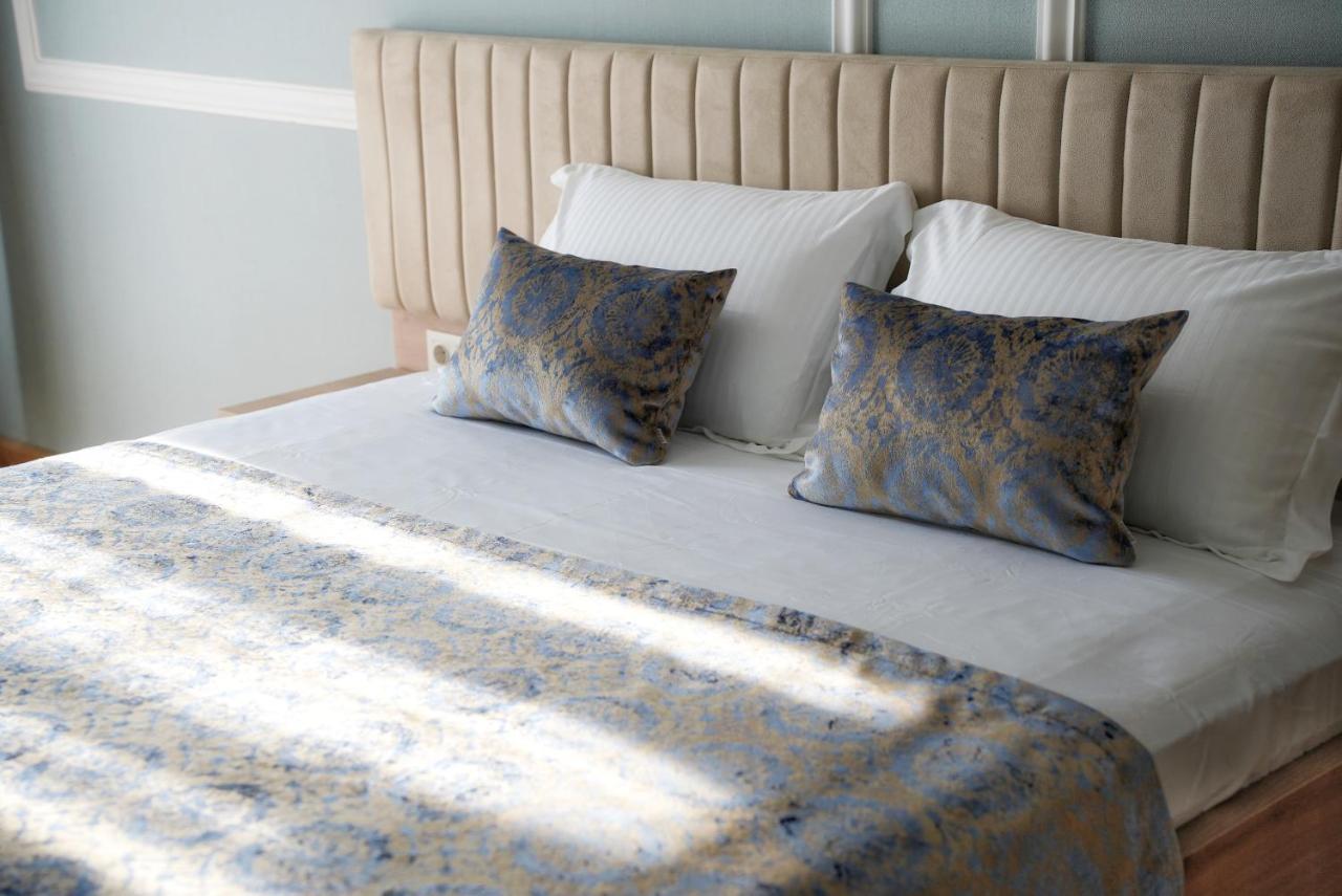 Hotel Embassy Тбілісі Екстер'єр фото