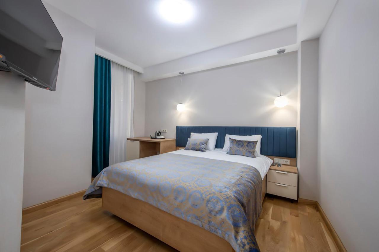 Hotel Embassy Тбілісі Екстер'єр фото