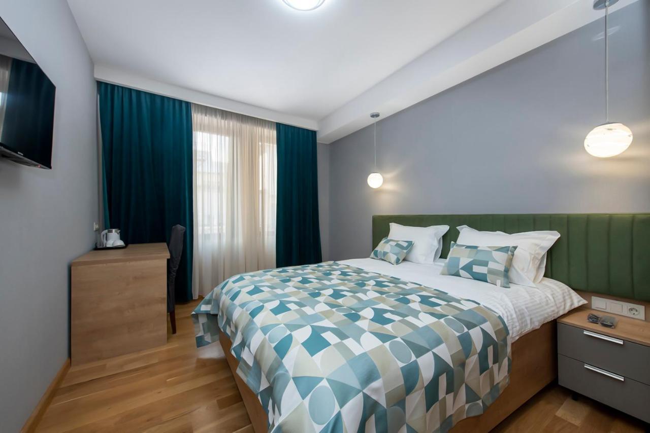 Hotel Embassy Тбілісі Екстер'єр фото