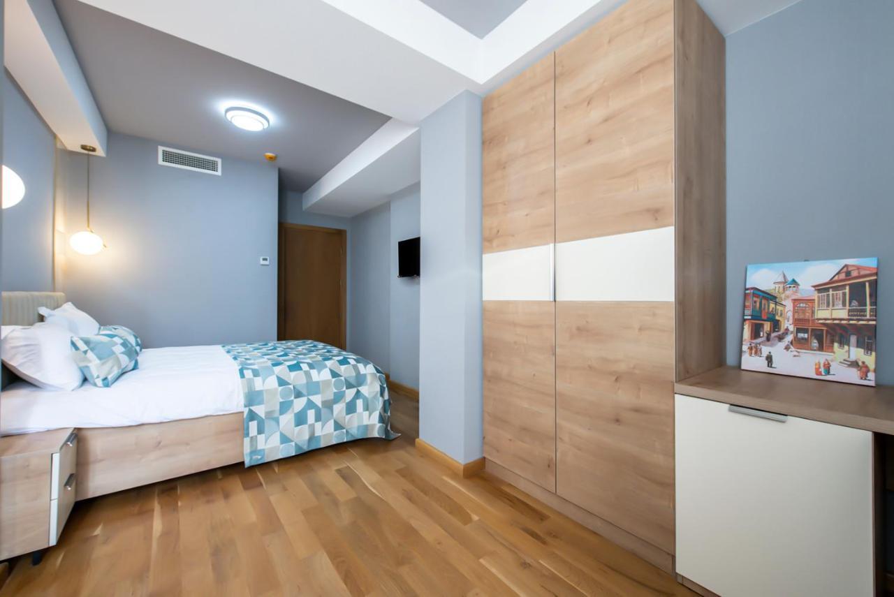 Hotel Embassy Тбілісі Екстер'єр фото
