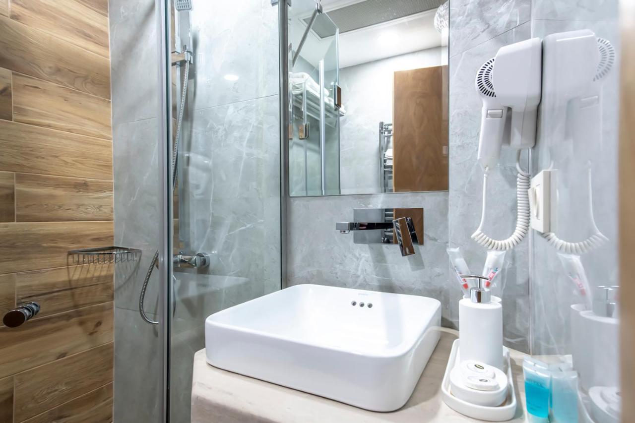 Hotel Embassy Тбілісі Екстер'єр фото